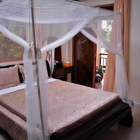 The Palms Beach Hotel And Restaurant Limited Entebbe Ngoại thất bức ảnh