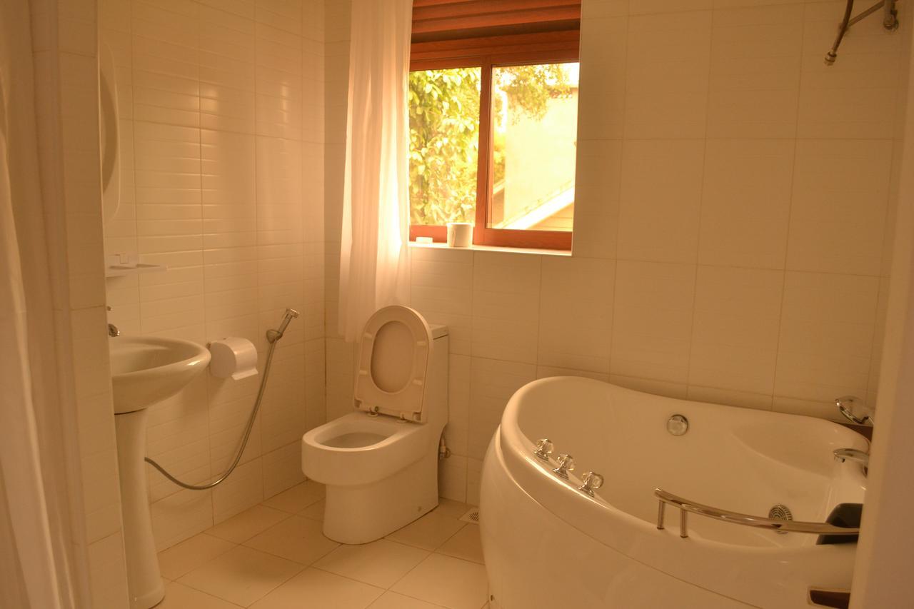 The Palms Beach Hotel And Restaurant Limited Entebbe Ngoại thất bức ảnh