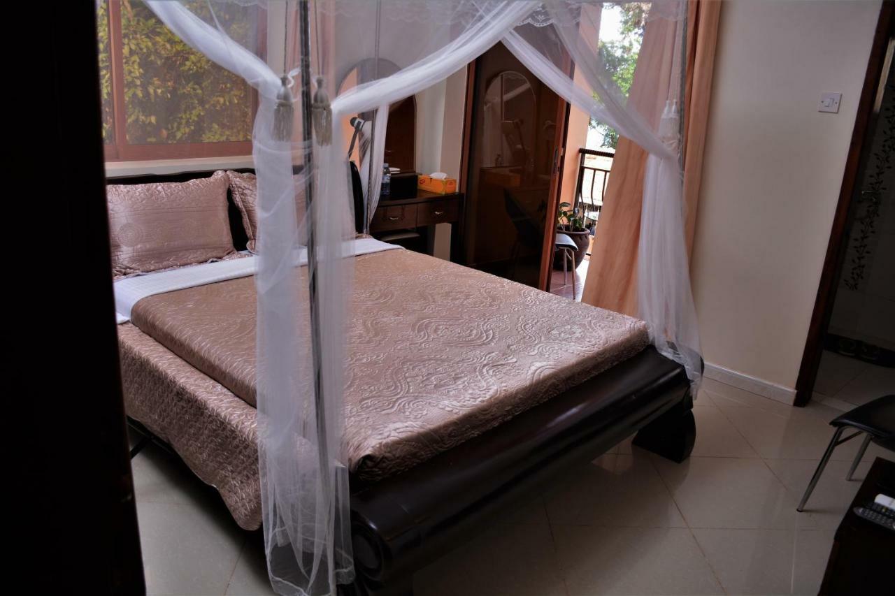 The Palms Beach Hotel And Restaurant Limited Entebbe Ngoại thất bức ảnh